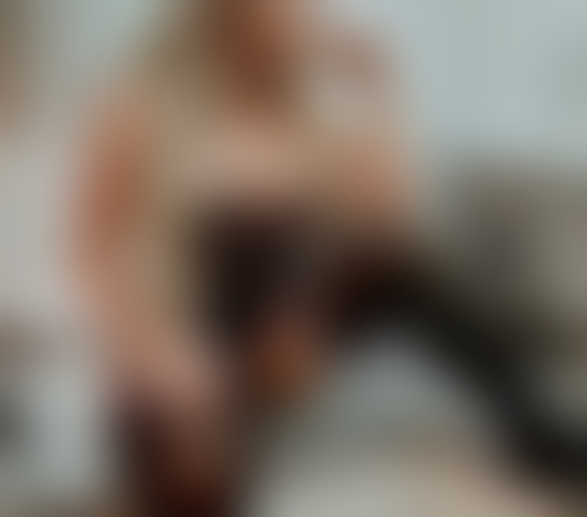 Escorts West Midlands Birmingham - Photos for New in town sexy blonde Latino Vicky party 🔥🥂